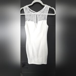 Guess -Elegant White Sleeveless Dress